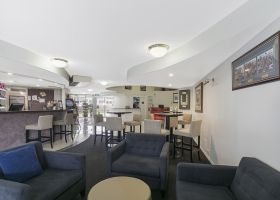 Lounge Bar - The Wellington Apartments Hotel Brisbane