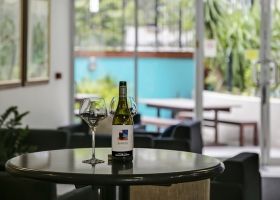 Lounge Bar - The Wellington Apartments Hotel Brisbane