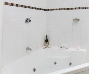 Luxurious spa bath at Brisbane accommodation